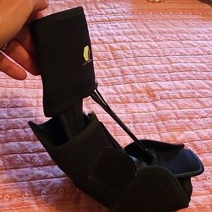 Mars Wellness adjustable night splint for planter fascitis pain black Sz S/M